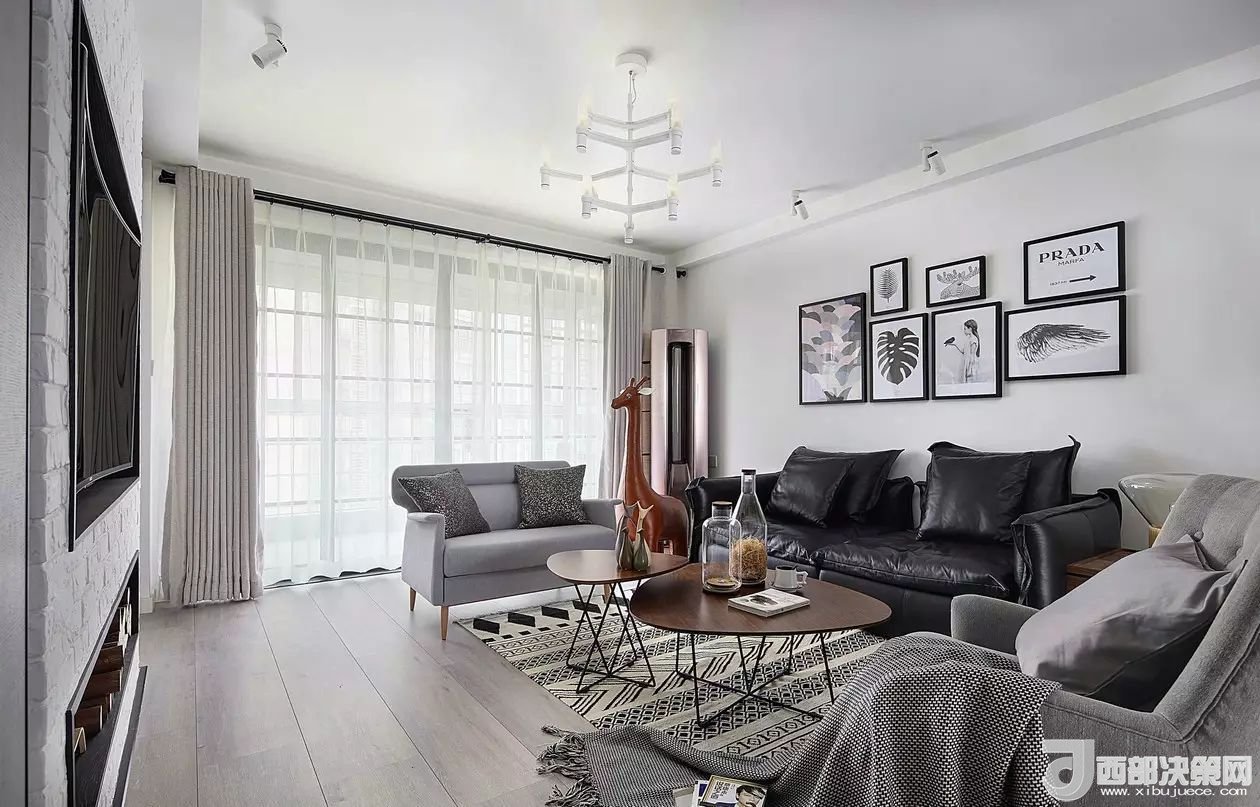 沙發(fā)背景墻選對裝飾畫，才能美了整個客廳空間！