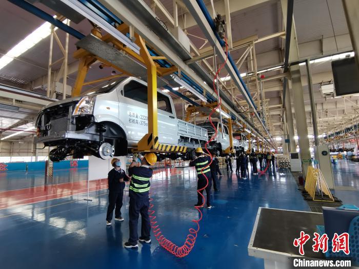 4月初，成功汽車(chē)全面復(fù)工復(fù)產(chǎn)。尤其是隨著疫情得到控制，該公司的生產(chǎn)力度也不斷加大?！「唢w 攝