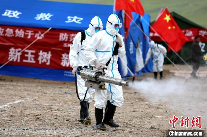 圖為進行現(xiàn)場消毒。青海省應(yīng)急廳