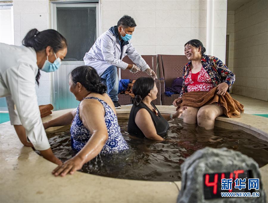 （新華全媒頭條·走向我們的小康生活·圖文互動）（10）扎西德勒，我們的新家園——西藏易地扶貧搬遷搬出幸福美好新生活