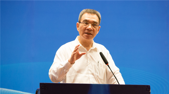 林毅夫發(fā)表演講。（資料圖）