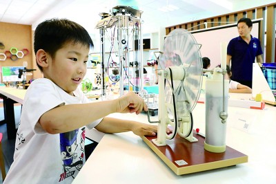 激勵(lì)創(chuàng)新，樹立“強(qiáng)國有我”鴻鵠志