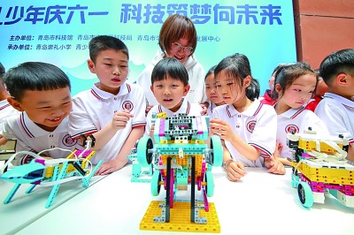 激勵(lì)創(chuàng)新，樹立“強(qiáng)國有我”鴻鵠志